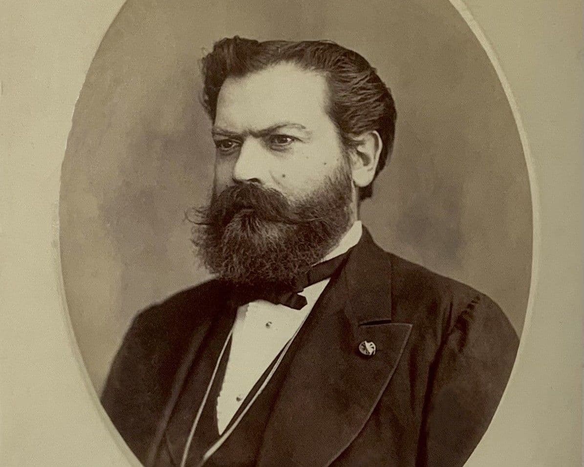 Brisas de España. El universo español de Óscar de la Cinna